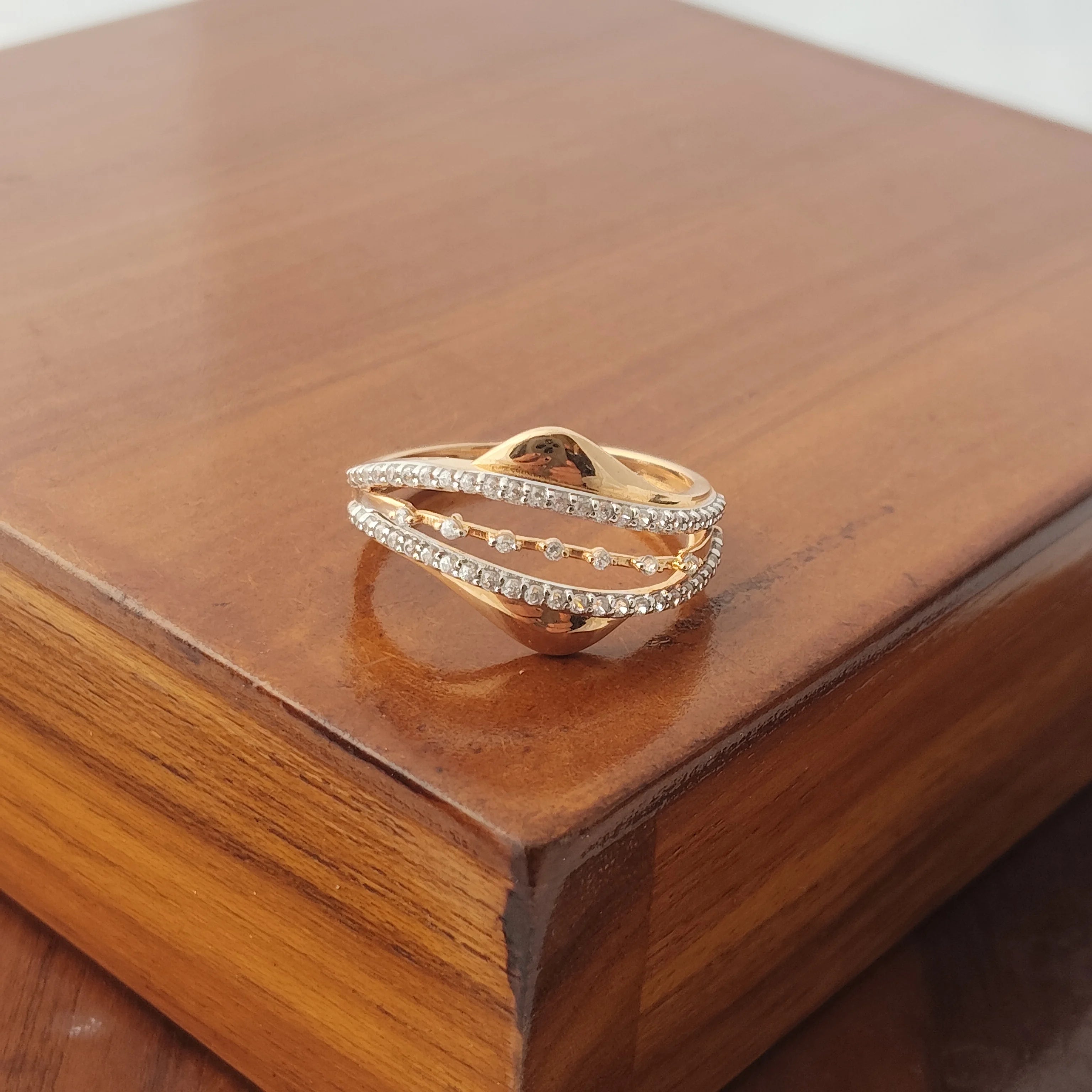 18k Gold Diamond Twist Wedding Band Ring Elegant Crossover Infinity Design Minimalist Women Polished Finish Fine
