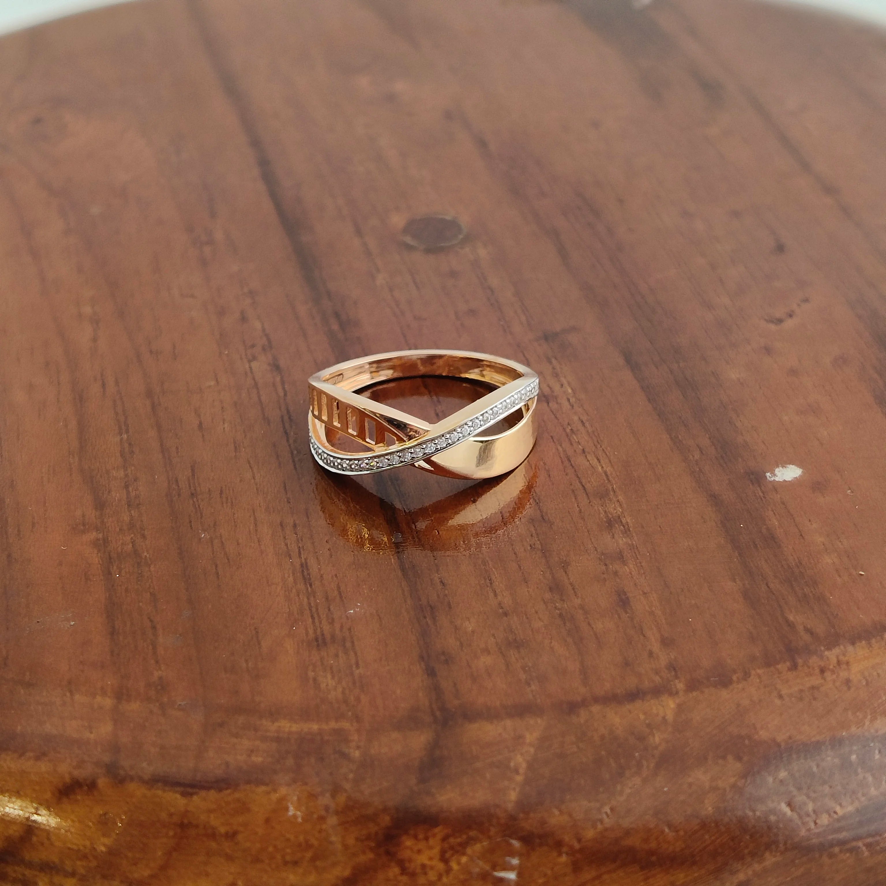 Namivaa 18K Rose Gold Diamond Crossover Ring Women Modern Geometric Band Pave Setting Fine Jewelry Wedding Party