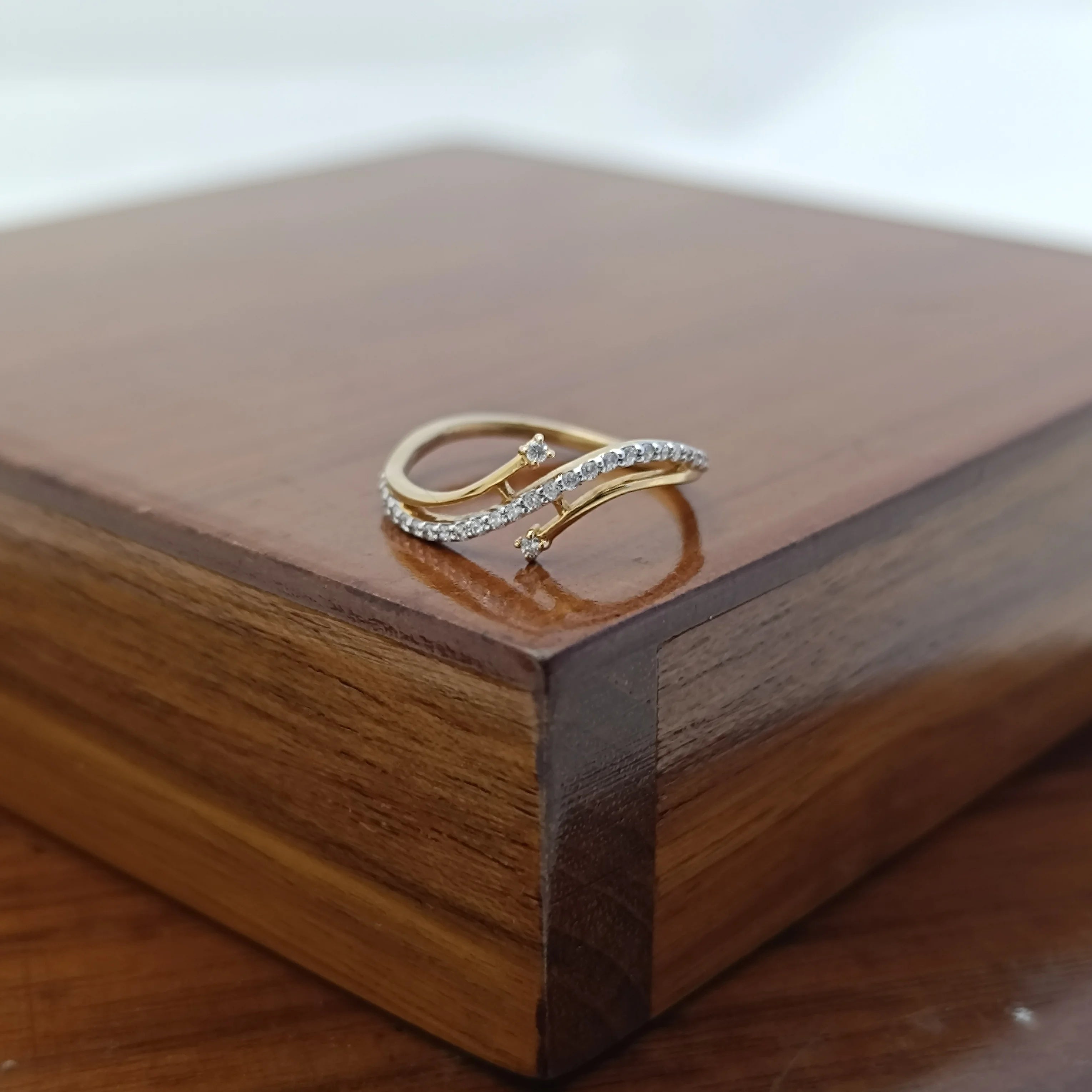 Namivaa Curved Open Pave Set Minimalist Wrap Design Elegant Stackable Ring Women Daily Wear Gift