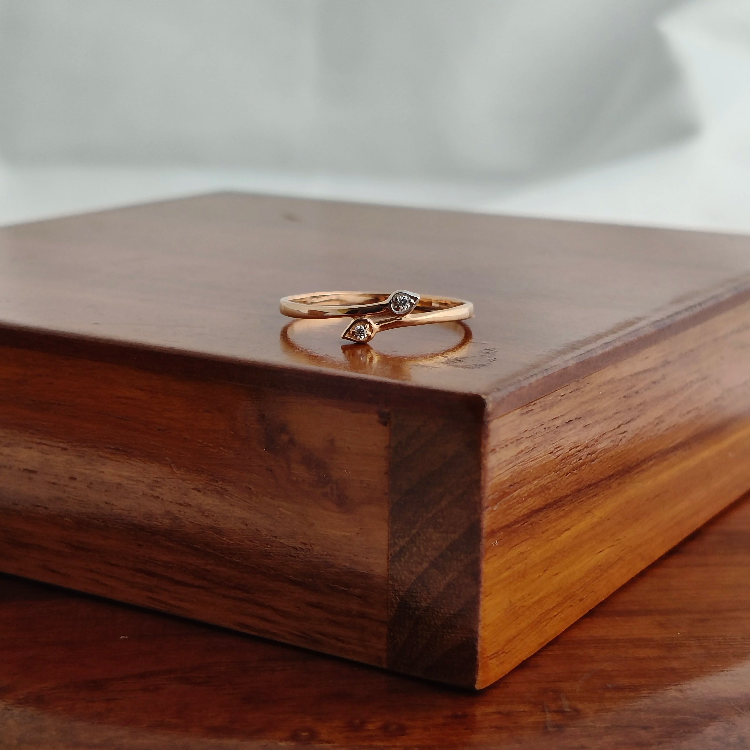 Namivaa Leaf Bypass Ring Minimalist Nature Inspired Open Band Women Wedding Party Daily Wear Gift High Polish Micro Insert