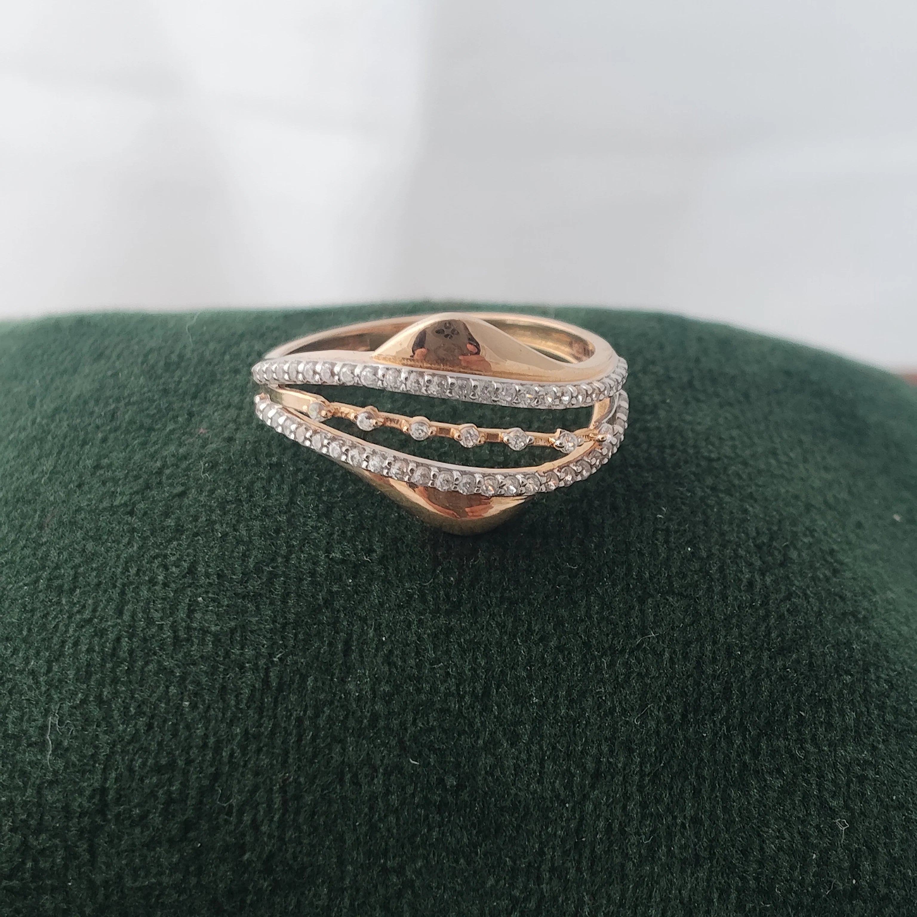 18k Gold Diamond Twist Wedding Band Ring Elegant Crossover Infinity Design Minimalist Women Polished Finish Fine