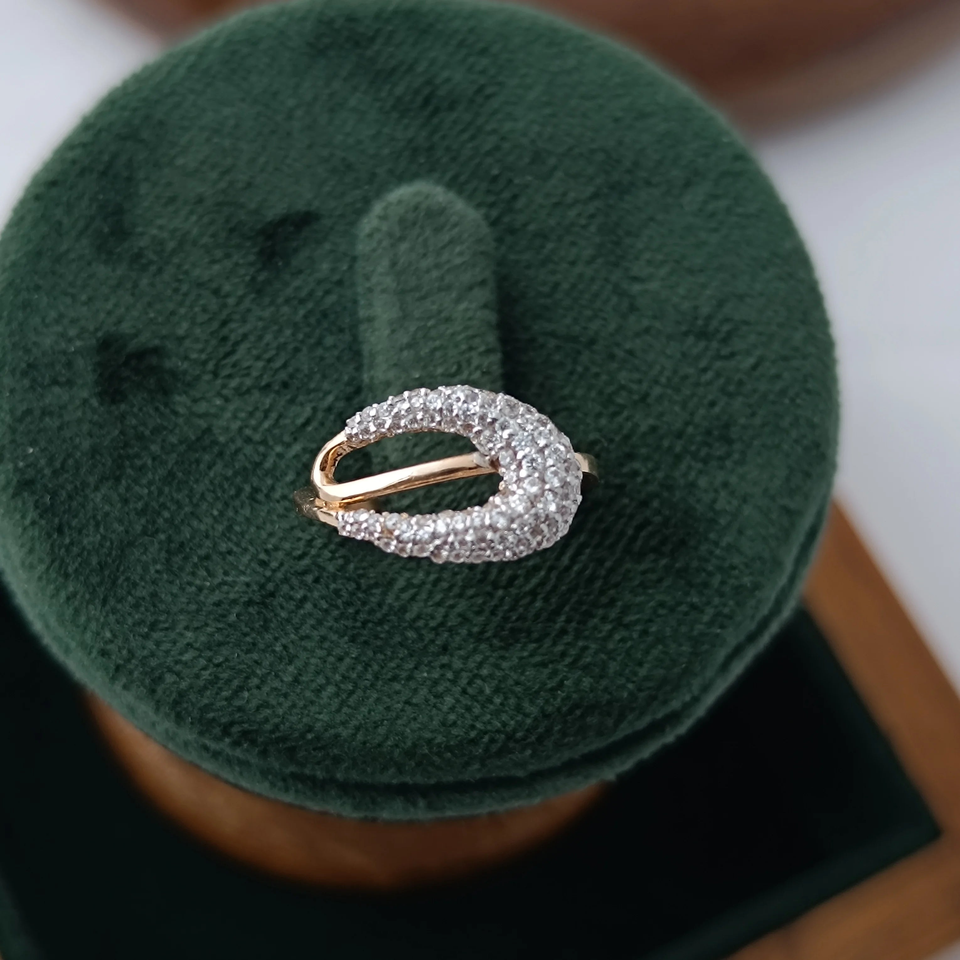 Namivaa Curved Wrap Design Statement Cocktail Ring for Women Elegant Party Wedding Jewelry Polished