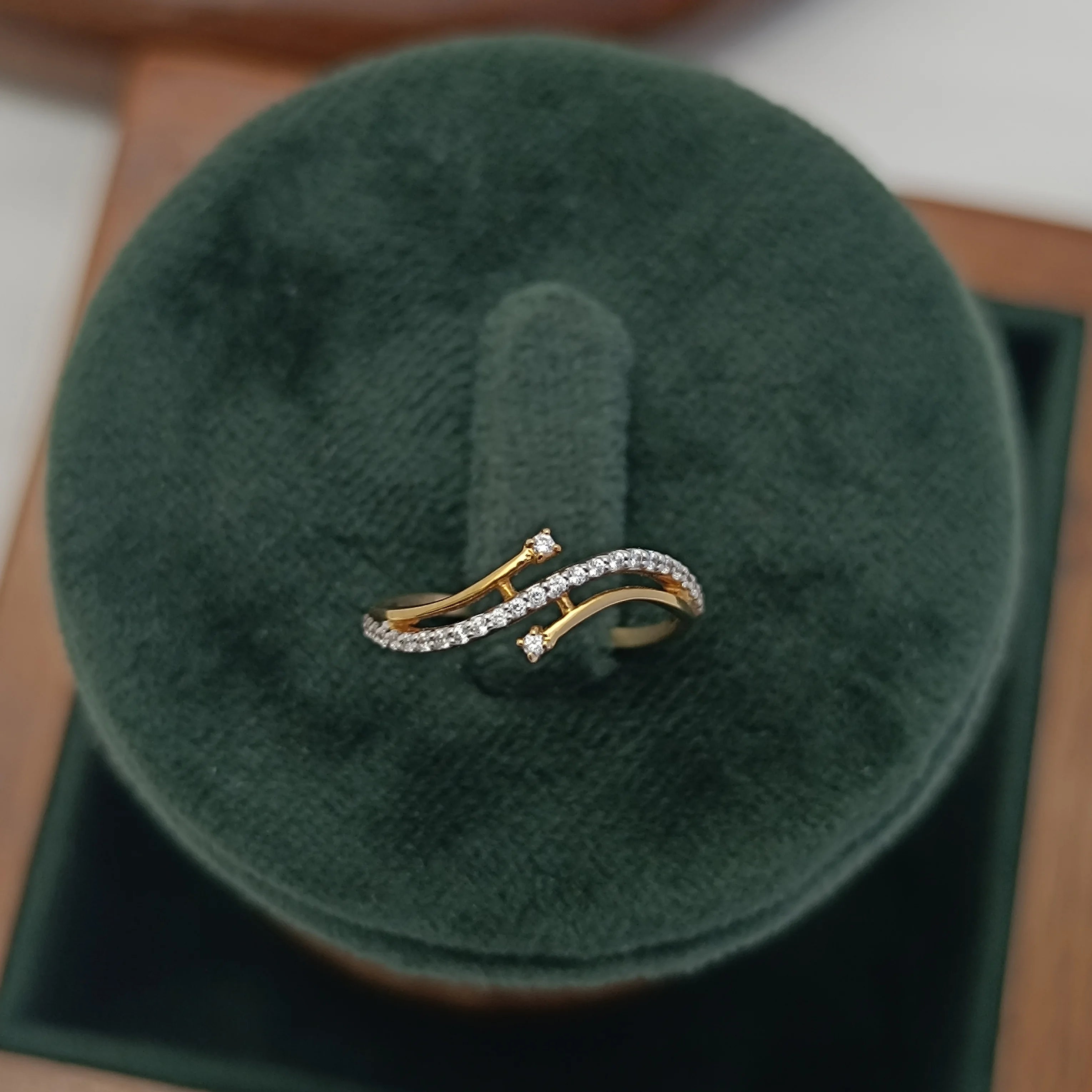 Namivaa Curved Open Pave Set Minimalist Wrap Design Elegant Stackable Ring Women Daily Wear Gift