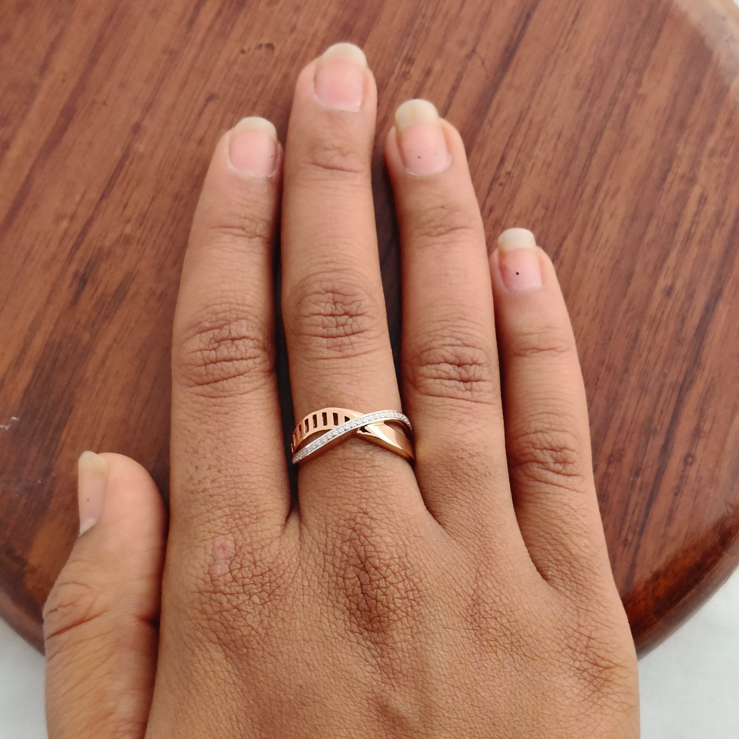 Namivaa 18K Rose Gold Diamond Crossover Ring Women Modern Geometric Band Pave Setting Fine Jewelry Wedding Party