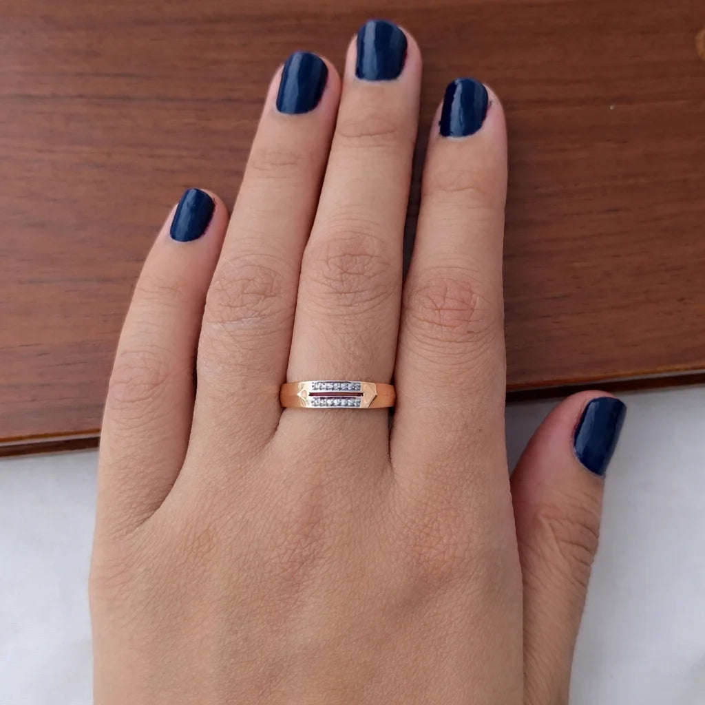Namivaa 18ct Gold Diamond Accent Micro Insert Geometric Band Ring for Men Women Classic Minimal Wedding Engagement Party Jewelry