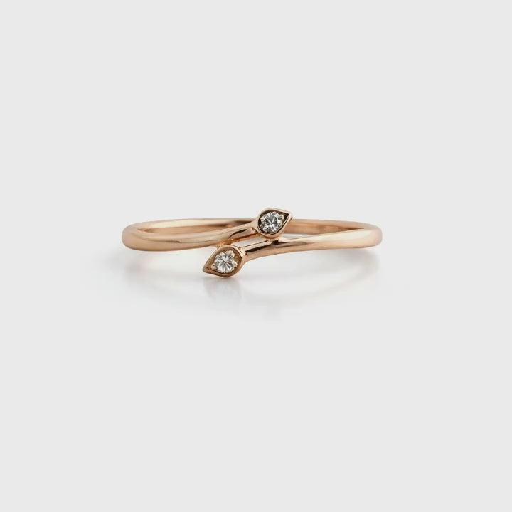 Load video: Namivaa Leaf Bypass Ring Minimalist Nature Inspired Open Band Women Wedding Party Daily Wear Gift High Polish Micro Insert